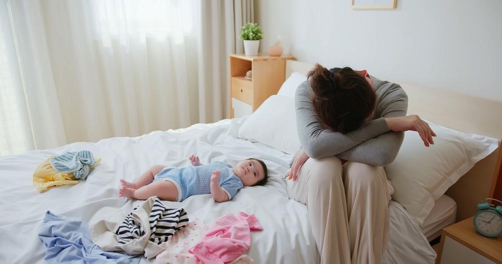 New mothers are physically and emotionally exhausted, and their husbands have two simple tricks to help them relieve their emotions